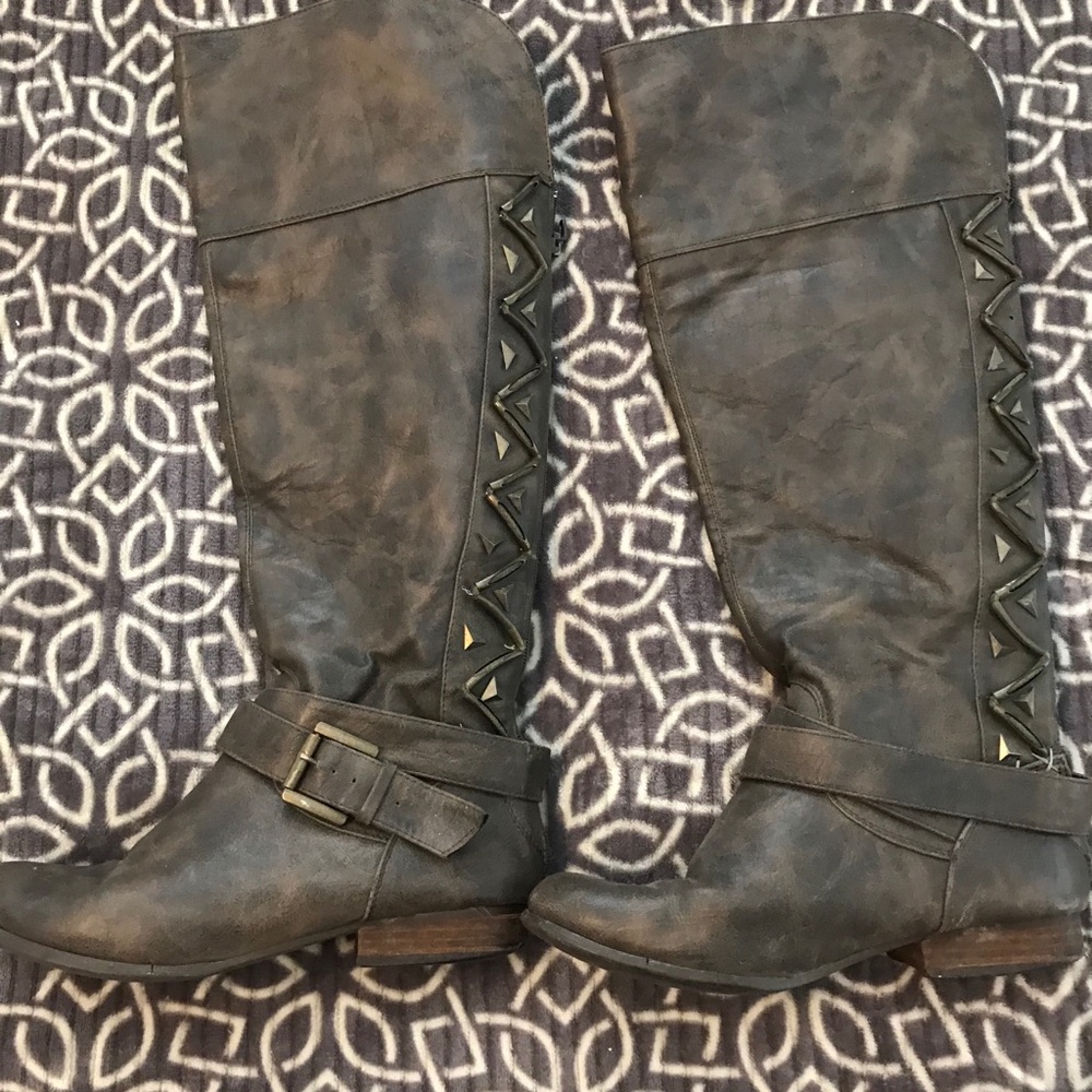 Not Rated Buckle boots!!